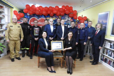 Przekazanie Kępińskiego Złotego Serduszka.