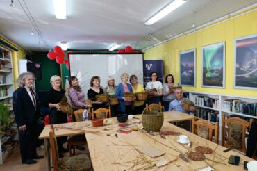 Warsztaty tworzenia koszyczków wielkanocnych.